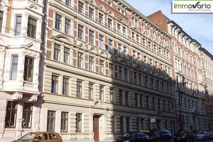 Wohnen in der Altstadt! Schöne, helle 2-Raum-Dachgeschosswohnung mit Tageslichtbad, Wanne & Dusche - Magdeburg