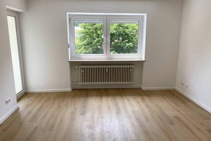 Helle und geräumige 3-Zimmer-Wohnung mit EBK und BALKON - Passau Haidenhof-Nord