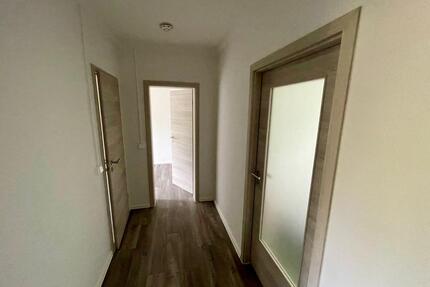 Vollsanierte 3-Raum-Wohnung in zentraler Lage mit Balkon - Rodewisch