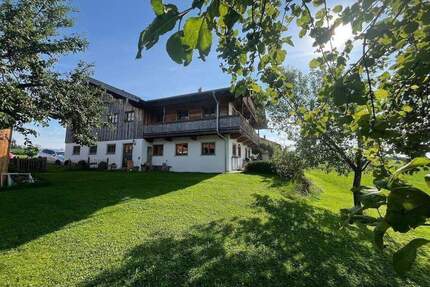 Platz für 2 Familien, 530 m² Wohn und Nutzfläche, 4146 m² Grund Plus Gr. Halle - Aßling Hochreit