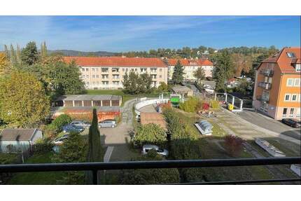 In zentraler Lage! - 900,00&nbsp;EUR Kaltmiete, ca.&nbsp; 106,90&nbsp;m&sup2;&nbsp;Wohnfl&auml;che in Pirna (PLZ: 01796)