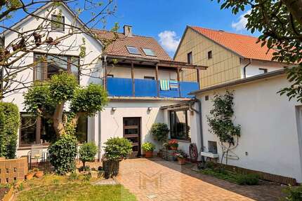 Haus zum Kaufen in Stadthagen 259.000,00 € 244 m²