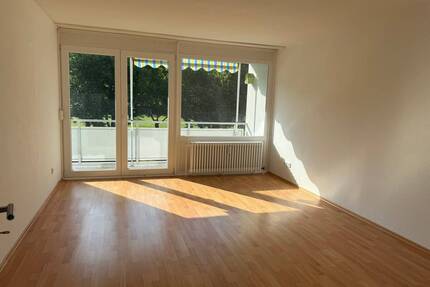 Helle 3-Zimmer-Wohnung mit zwei Balkonen im 2. Obergeschoss ohne Lift. - Bad Reichenhall