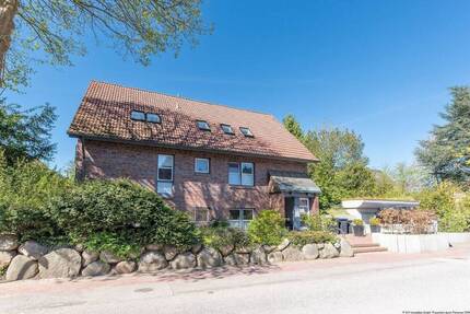 Schickes Haus mit drei Wohnungen in ruhiger Lage von Kronsburg - Kiel
