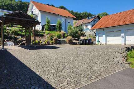 Haus zum Mieten in Petersberg 4.000,00 € 230 m²