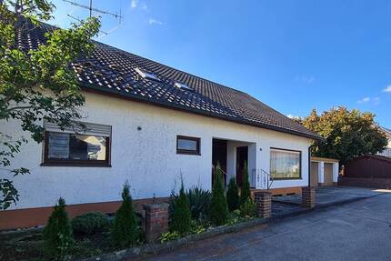 Geräumiges und solides Zweifamilienhaus in Unlingen