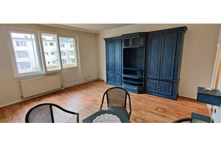 2,5 Zimmer-Wohnung mit neuem Balkon - Berlin Neukölln