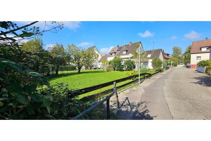 DOPPELHAUSHÄLFTE MIT GROßEM GRUNDSTÜCK IN 79331 TENINGEN