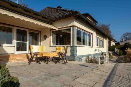 Haus zum Kaufen in Hainsfarth 449.000,00 € 279.18 m²