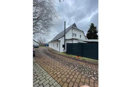 Großes Familiendomizil mit 2 Wohneinheiten in Loxstedt-Stotel
