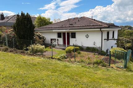 Großzügige helle Wohnung mit Garten zu vermieten in Wipperfürth