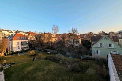 2,5 Zimmer in Ludwigsburg: Toplage, Dachterrasse vollmöbliert