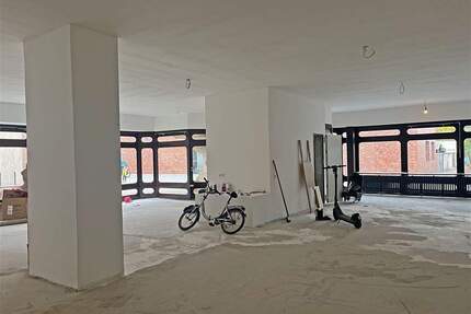 Immobilien Richter: Wohn-und Gewerbeensemble mit viel Potenzial - Düsseldorf Garath