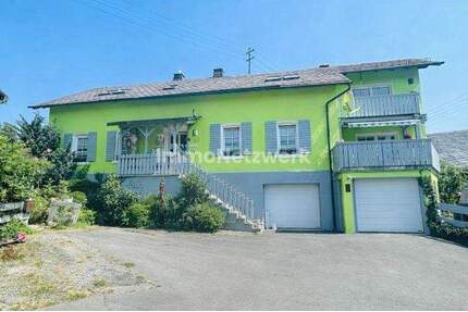 **Historisches Schulhaus mit Charme - Wohnen & Ferienvermietung unter einem Dach** - Presseck / Elbersreuth