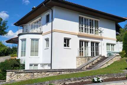 Haus zum Kaufen in Bad Endorf 1.630.000,00 € 215 m²