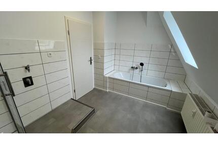 Erstbezug n.Sanierung, Wanne UND Dusche, in einer ruhigen Sackgasse - Werdau