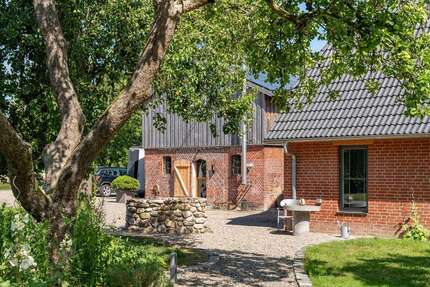 Haus zum Kaufen in Bünsdorf 2.150.000,00 € 310 m²