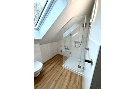 Sonnige 2-Zimmer-Dachgeschosswohnung - 93059 Regensburg - Innstraße