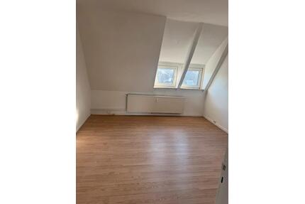 Frisch renovierte 3-Zimmer-Altbauwohnung – zentral & citynah - Husum
