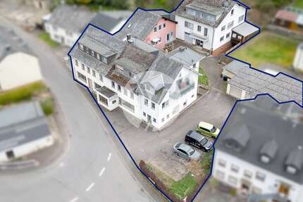 Haus zum Kaufen in Riveris 480.000,00 € 498 m²