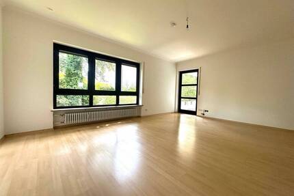 Den eigenen Geschmack verwirklichen! 4-Zimmer-Wohnung in bester Ortskernlage mit zwei Balkonen - Grünwald