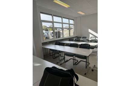 Büro in Erding 890,00 € 89 m² - 890,00&nbsp;EUR Kaltmiete, ca.&nbsp; 89,00&nbsp;m&sup2; in Erding (PLZ: 85435)