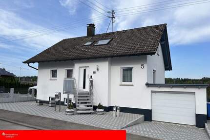 NEUER PREIS ! - Einfamilienhaus mit Garage und großem Doppelcarport in Königsheim