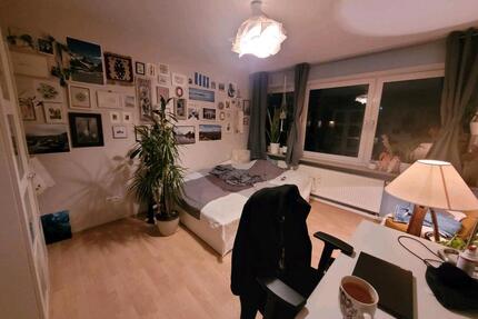 Helles Zimmer in Mädels-WG - 490,00&nbsp;EUR Kaltmiete, ca.&nbsp; 15,00&nbsp;m&sup2; in Neu-Ulm (PLZ: 89231) Ludwigsfeld