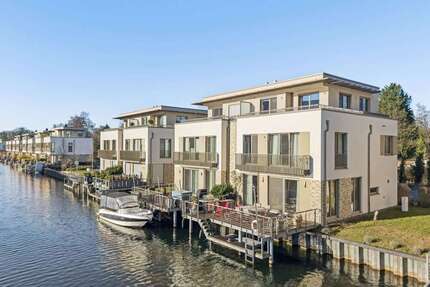 Haus zum Kaufen in Berlin 2.160.000,00 € 240 m²