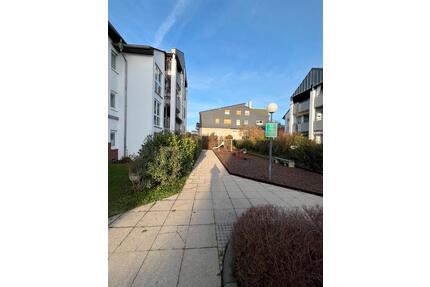 Attraktive 3-Zimmer-Wohnung mit Balkon, Garage & Einbauküche in Kronberg-Oberhöchstadt - Kronberg im Taunus