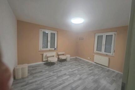 2‑Zimmer‑Wohnung - 900,00&nbsp;EUR Kaltmiete, ca.&nbsp; 50,00&nbsp;m&sup2; in Ebersbach an der Fils (PLZ: 73061)