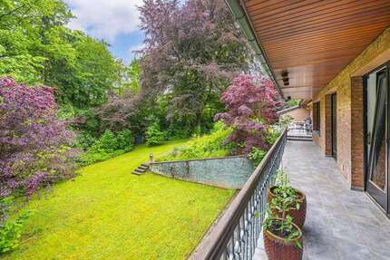 Haus zum Kaufen in Leverkusen 1.525.000,00 € 417 m²