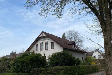 Provisionsfrei: Charmantes Altbauhaus in Bremen-Oberneuland