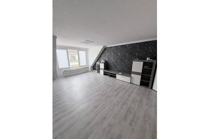 3 Zi. 85 m2 3.OG DG - 500,00&nbsp;EUR Kaltmiete, ca.&nbsp; 85,00&nbsp;m&sup2; in Bremerhaven (PLZ: 27568) Mitte