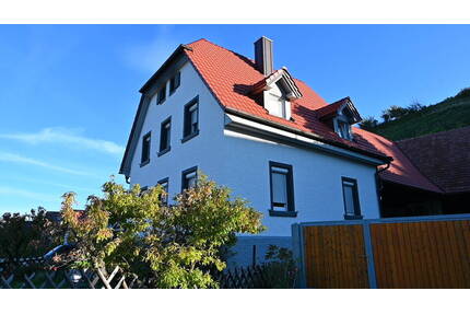 Wohnhaus mit Scheune und Stall in Bickensohl - zwei Wohnungen, ruhige Lage - Vogtsburg im Kaiserstuhl - Bickensohl Bischoffingen