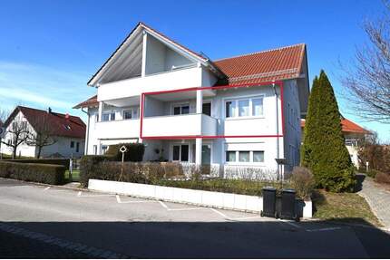 Sonnige Drei-Zimmer-Wohnung mit Balkon und zwei Stellplätzen - Wolpertswende