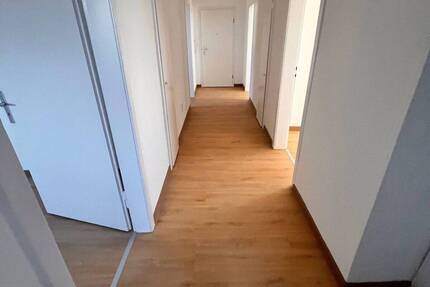 1 NKM FREI: Moderne 4-Zimmer-Wohnung mit Tageslichtbad und viel Helligkeit - Solingen Solingen-Mitte