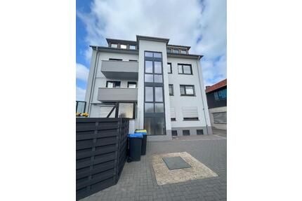 Traumhafte Hochparterre Wohnung mit eigener Terrasse und Schlafzimmer mit begehbarem Kleiderschrank - Bremerhaven