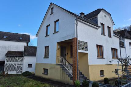 Gemütliches Einfamilienhaus mit direktem Blick auf die Lahn - Singhofen