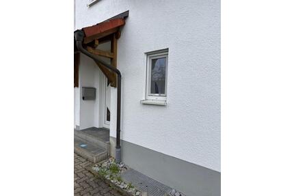 Charmante Doppelhaushälfte mit Carport in Bönnigheim-Hofen