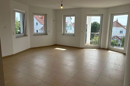Neubau, exklusive 3-Zimmerwohnung mit Einbauküche u. Balkon in Dreieich