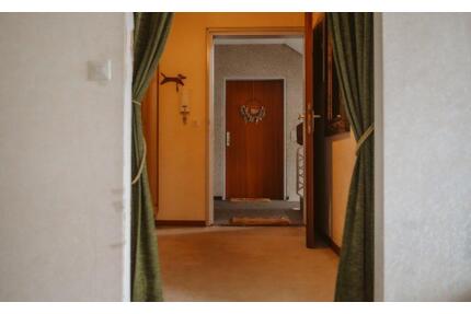 helle, großzügige 3,5 Zimmer Wohnung mit Balkon Keller und Garage - Fellbach Oeffingen