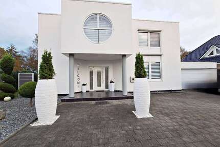 Haus zum Kaufen in Oldenburg 759.000,00 € 198.58 m²