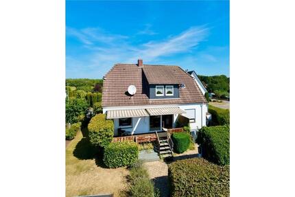 Solides Häuschen, mit großem Garten,Terrasse u. Ausblick - Bünde