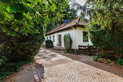 Haus zum Kaufen in Adendorf 849.000,00 € 194 m²