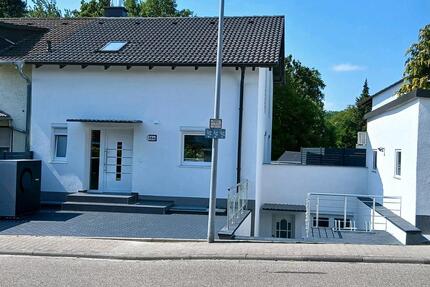 Haus in Klein-Winternheim zu vermieten Miete 2900.- + NK - Ober-Olm