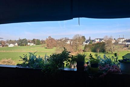 4 Zimmer Wohnung davon 1 Durchgangszimmer - Leverkusen Bergisch Neukirchen