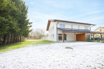 Moderne Doppelhaushälfte mit Garten, Garage & Wallbox in Pocking