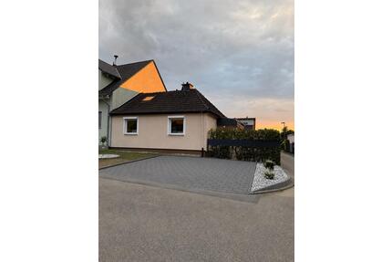 Charmantes Haus mit großem Garten, Wintergarten zu vermieten - Essen Stadtbezirk VI