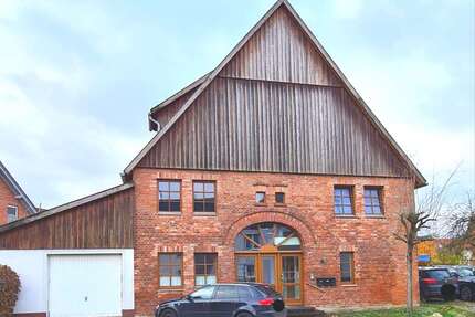 Haus zum Kaufen in Nieheim Oeynhausen 269.000,00 € 273 m²